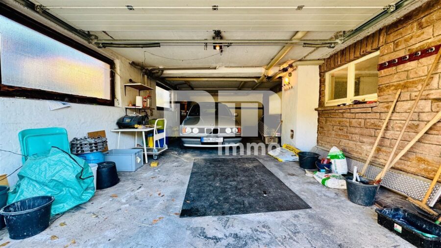 1-2 Familienhaus mit Nebengebäude (Ferienwohnung) + Halle / Garagen im Ensemble - KG Hauptgebäude Garage 1 groß